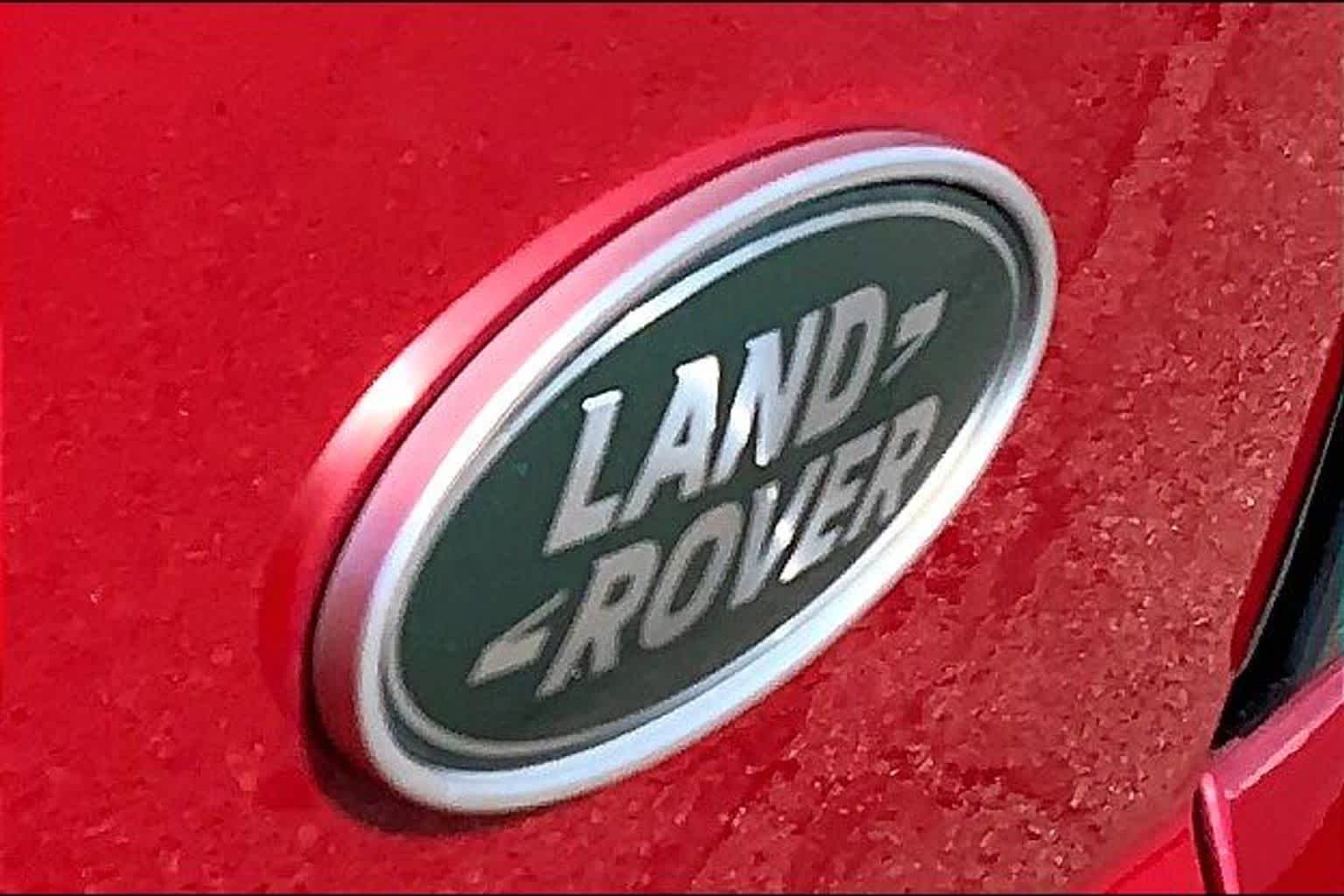 Used 2018 Firenze Red Metallic Land Rover HSE Dynamic image 10