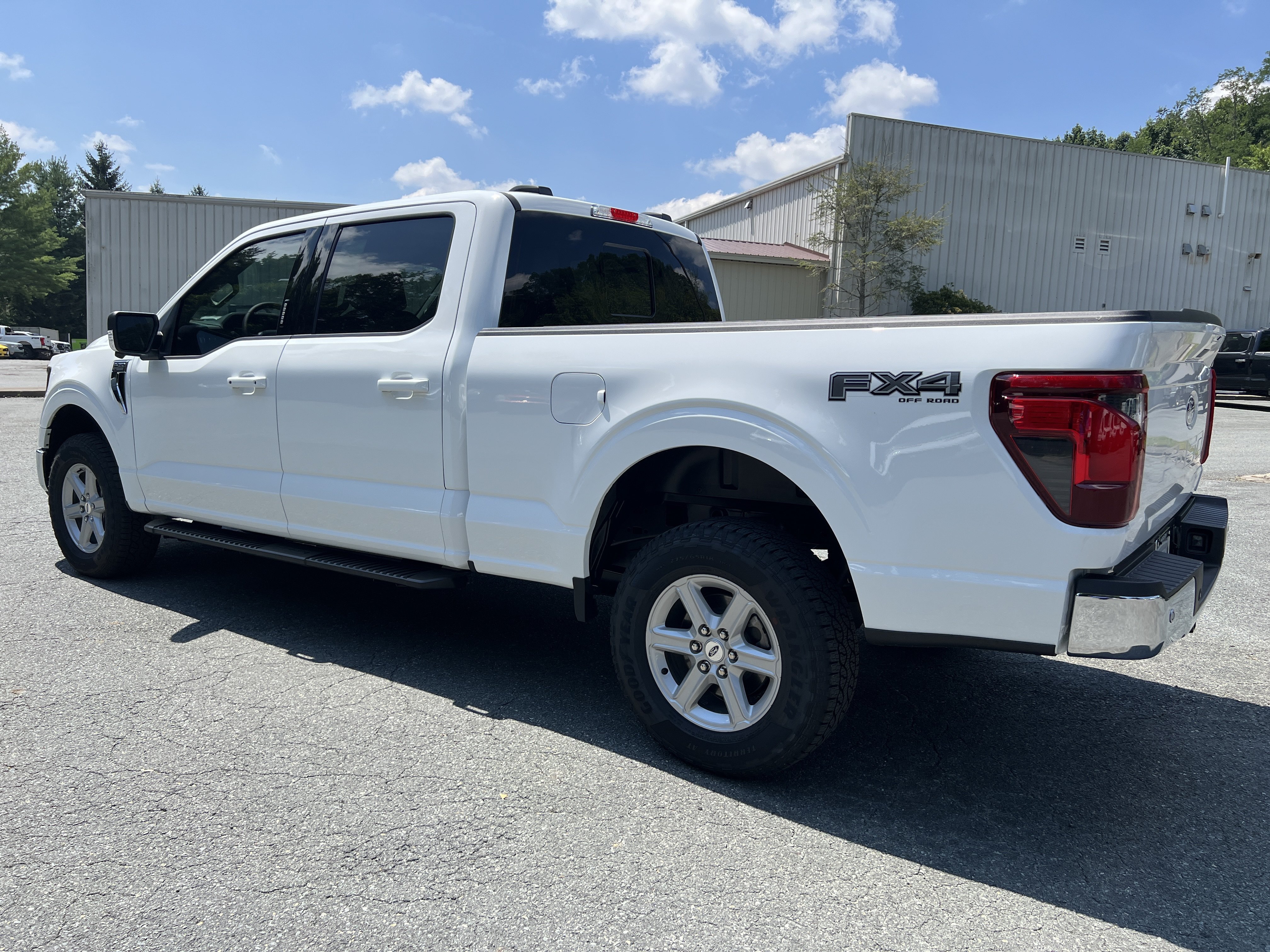 New 2026 Oxford White Ford XLT image 6