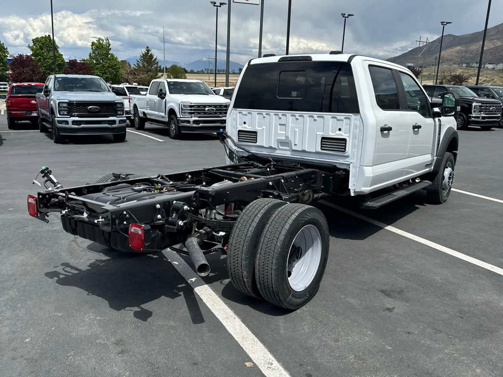 New 2026 Oxford White Ford F-550® XL image 7