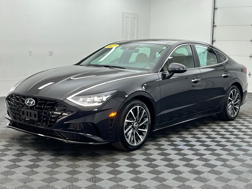 Used 2023 Carbon Blue Hyundai Limited image 2