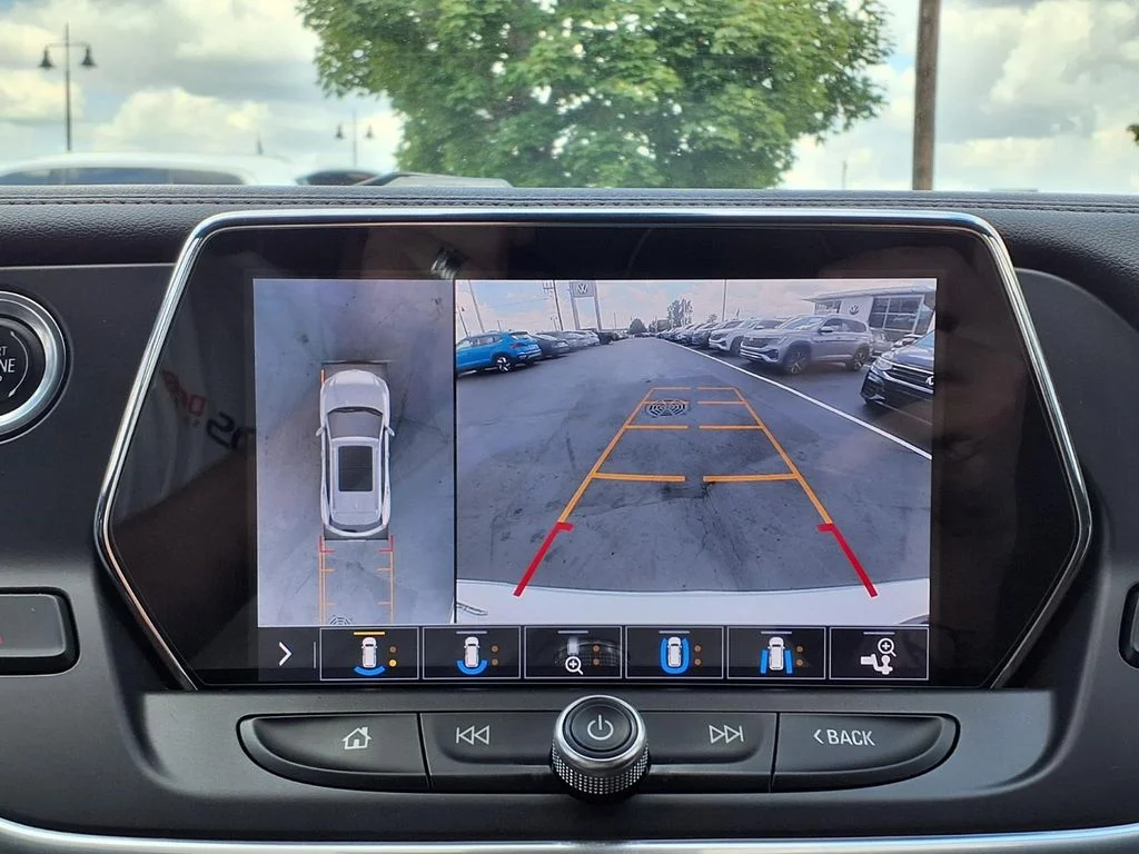 Used 2019 Summit White Chevrolet Premier image 25