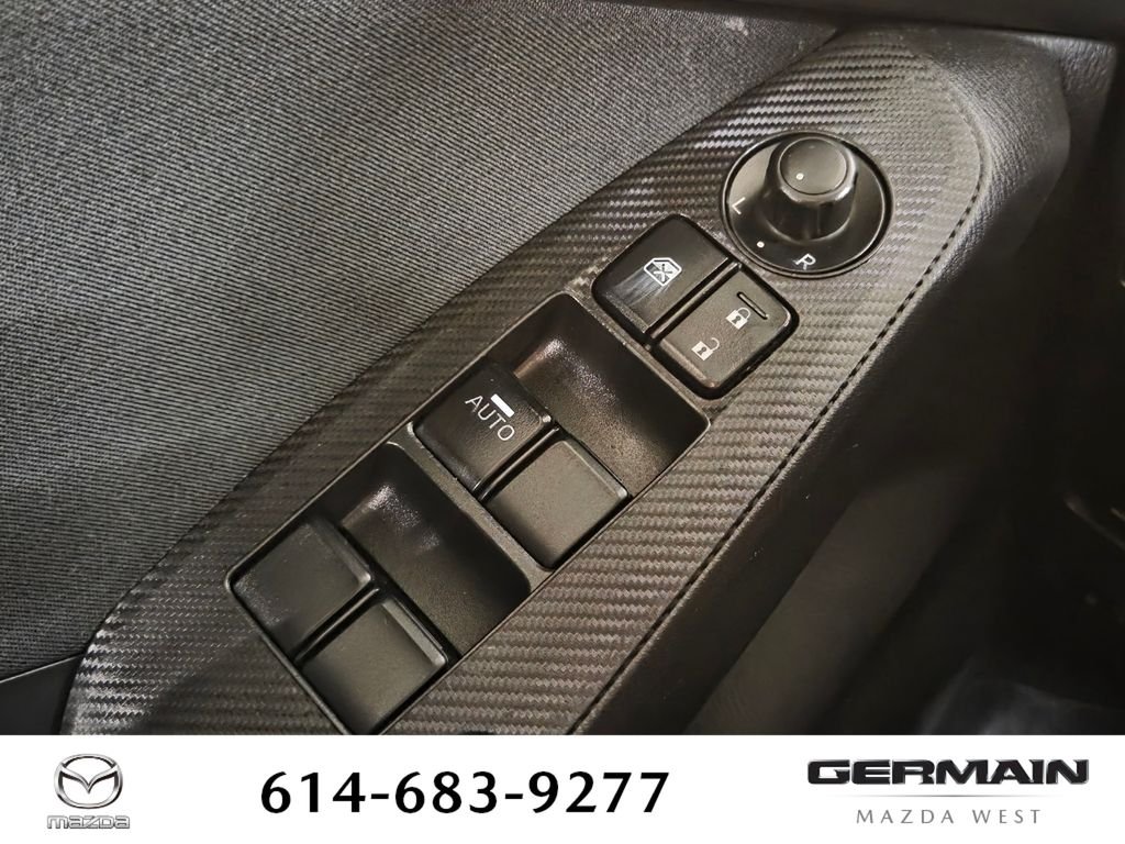Used 2014 Silver Mazda i Sport image 27