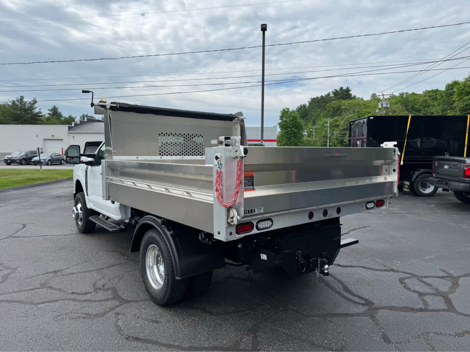 New 2026 Oxford White Ford XL image 4