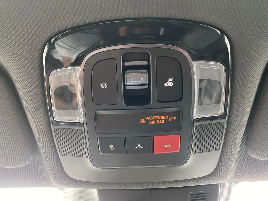 Used 2022 Quartz White Hyundai SEL Plus image 26