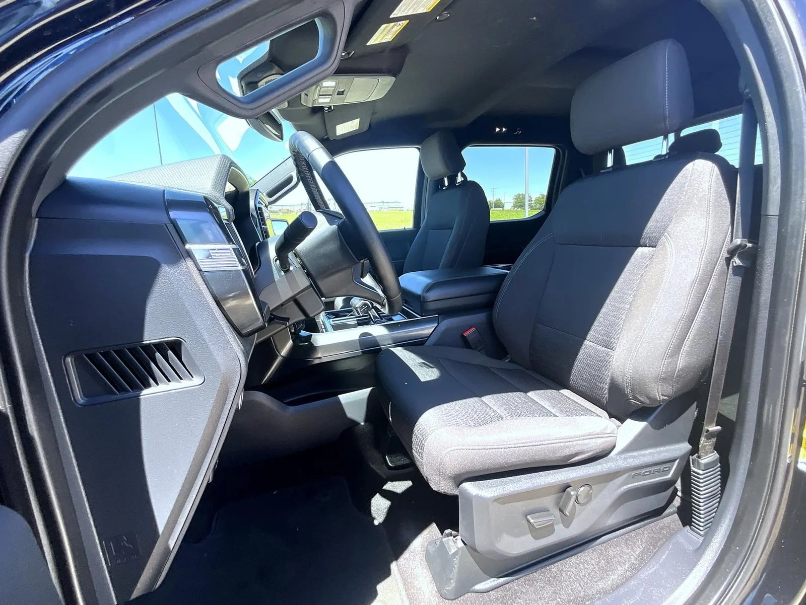 Used 2023 Black Ford XLT image 10