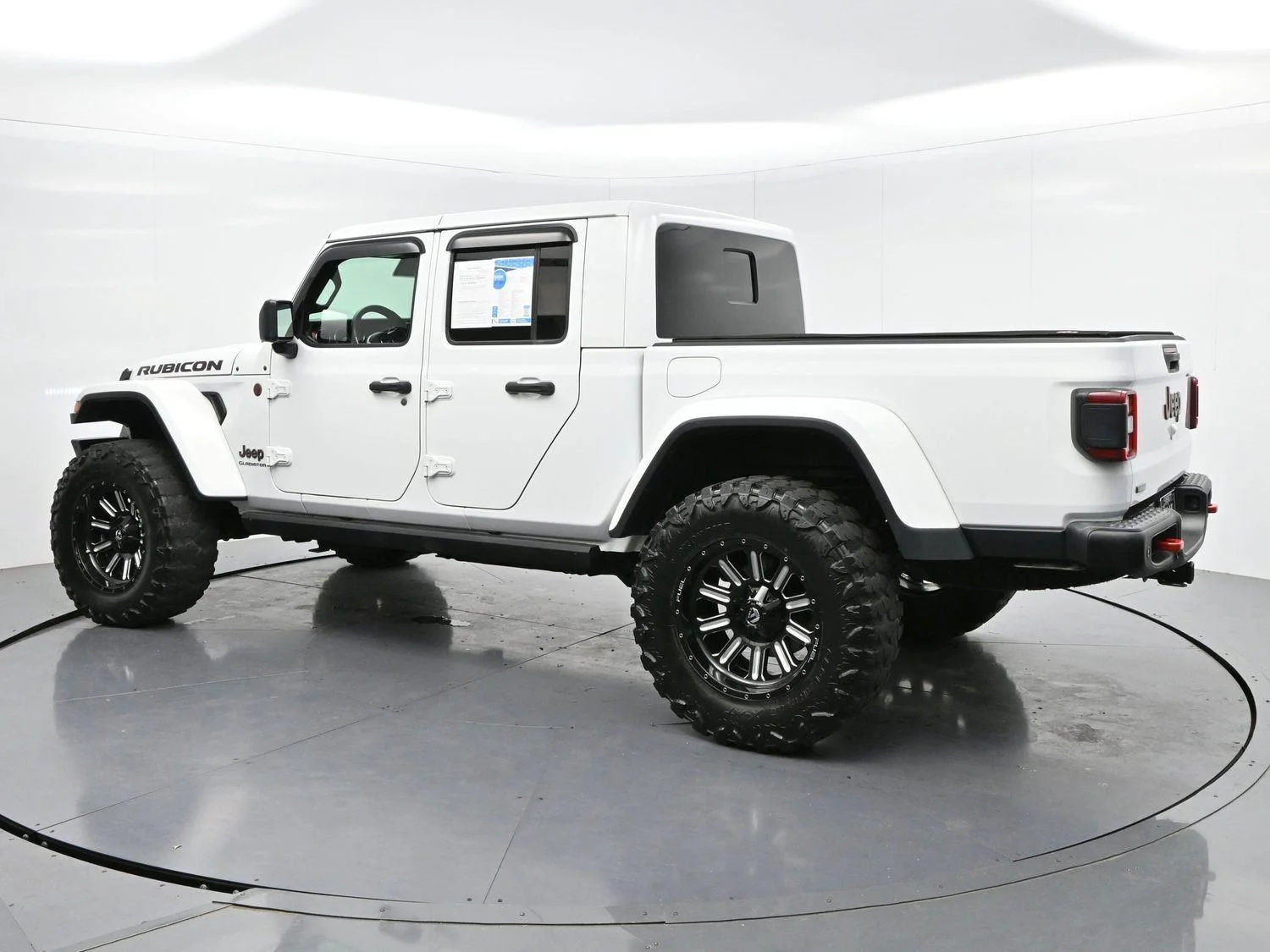 Used 2021  Jeep Rubicon image 5