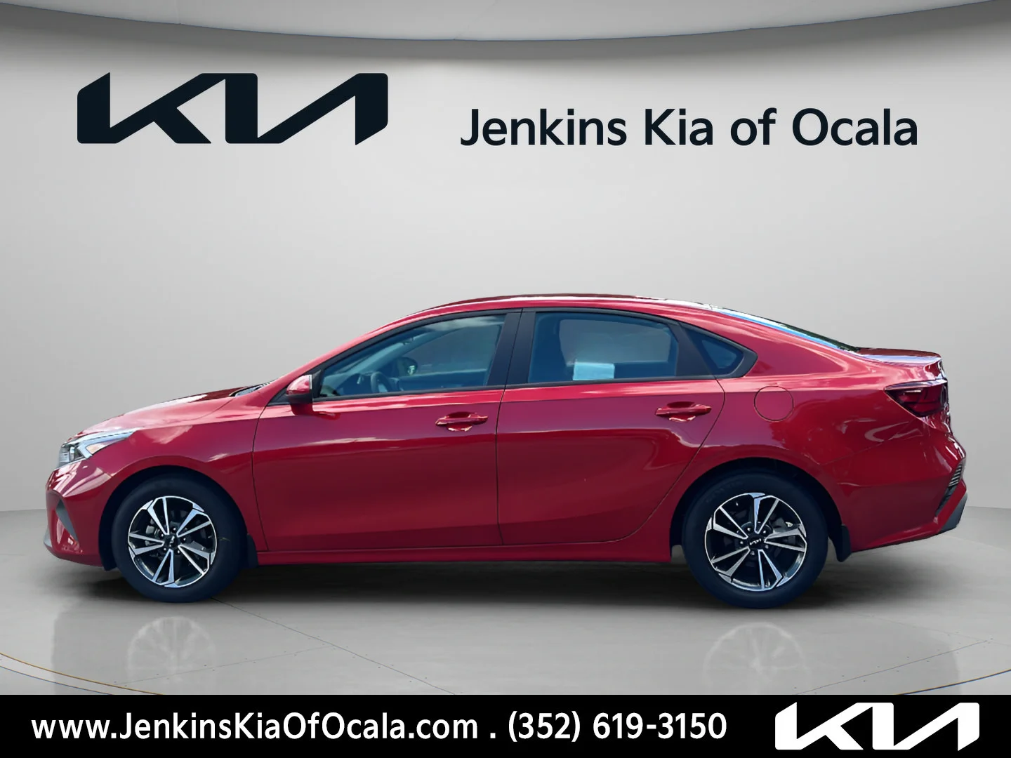 Used 2024 Currant Red Kia LXS image 6