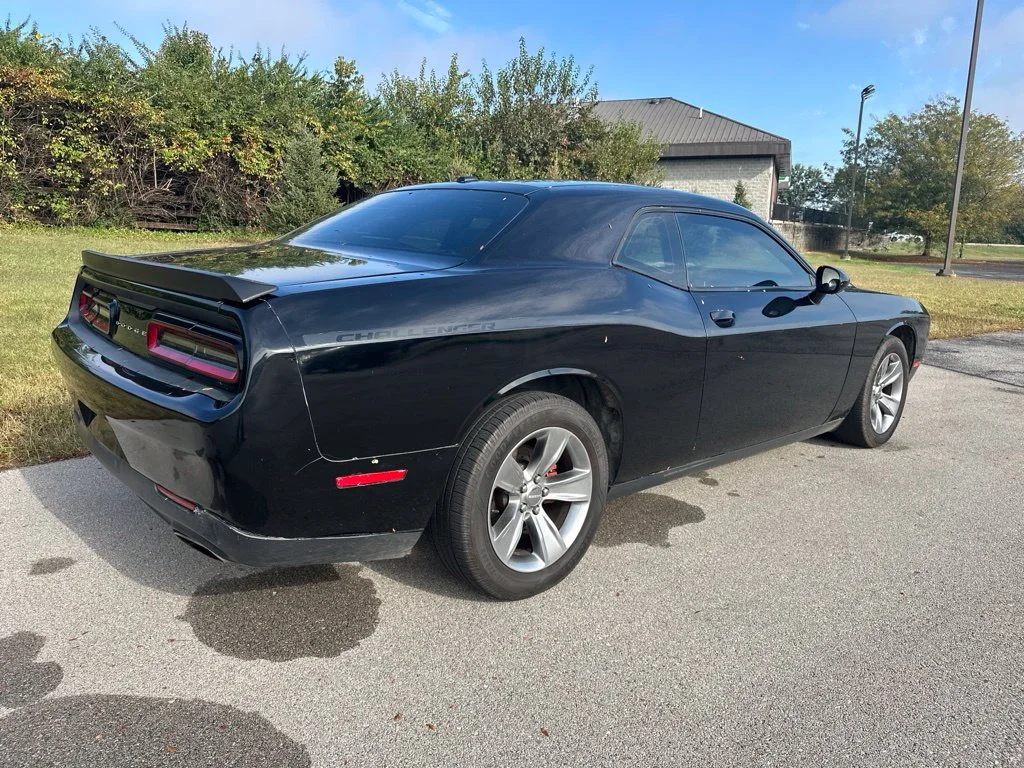 Used 2015 Pitch Black Clearcoat Dodge SXT image 7