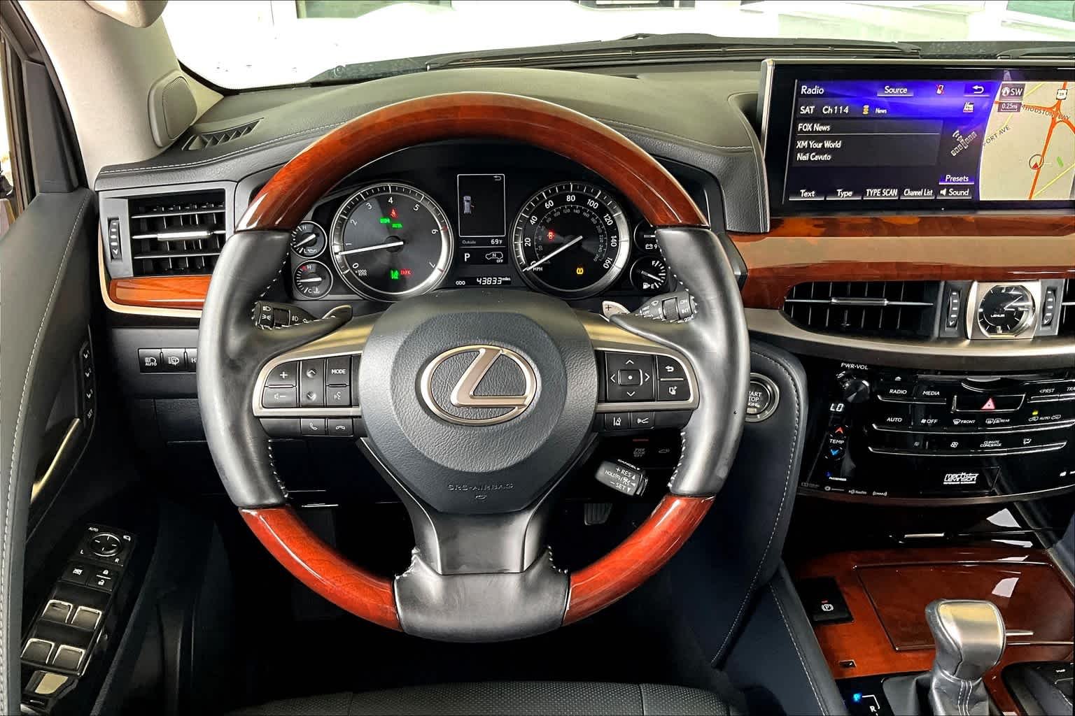 Used 2020 Eminent White Pearl Lexus  image 6