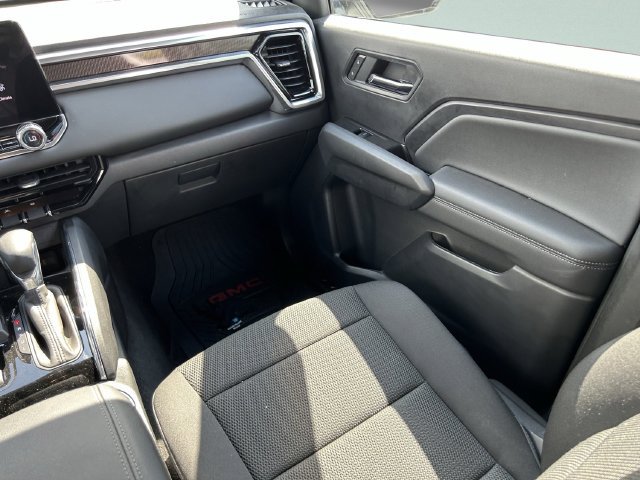 Used 2024 Summit White GMC Elevation image 20