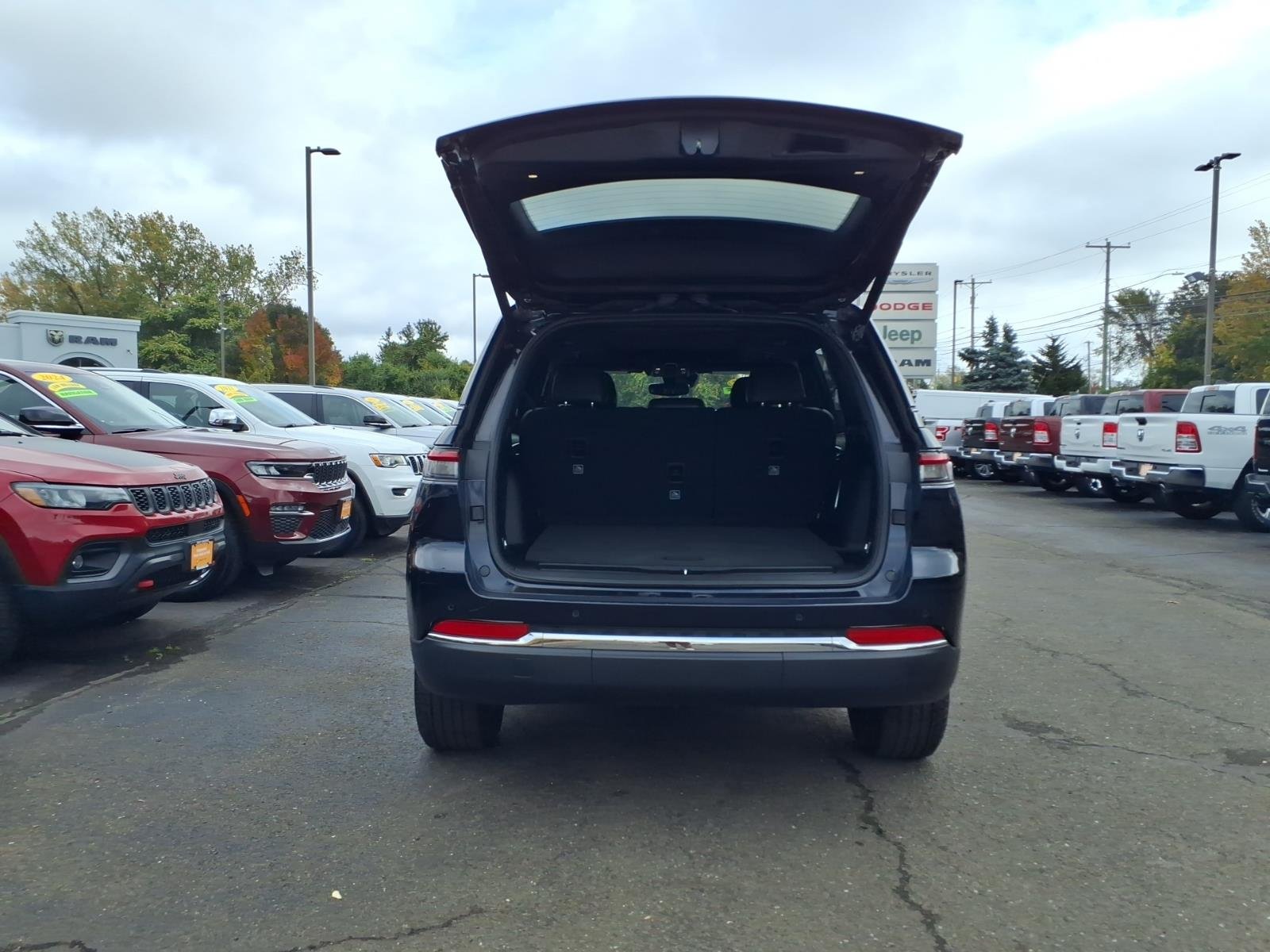 Certified Used 2024 Black Jeep 4xe image 7