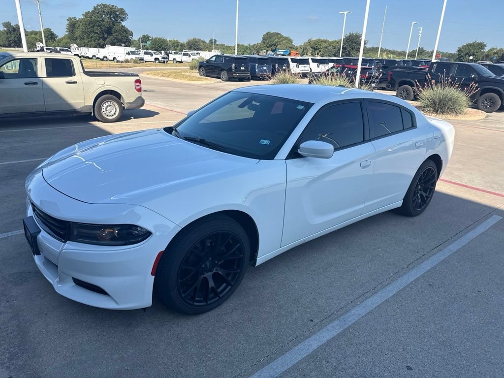 Used 2020 White Dodge SXT RWD image 1