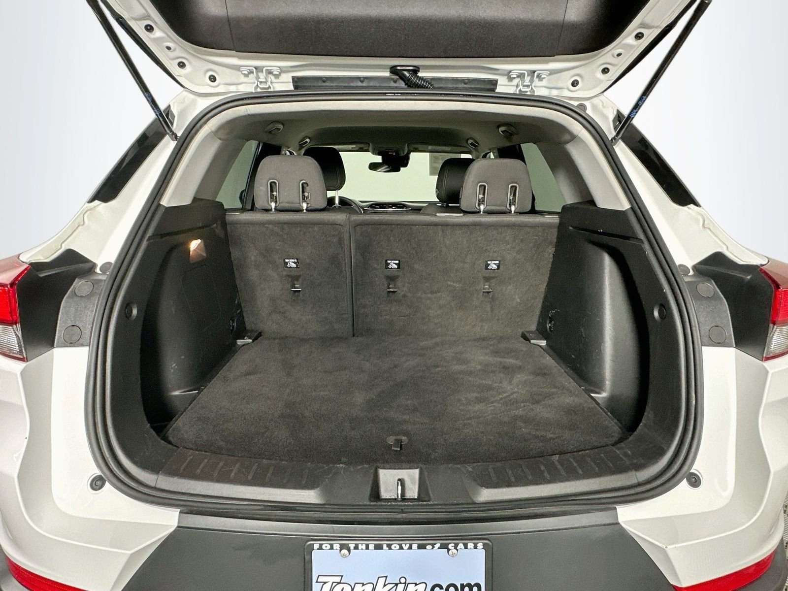 Used 2023 Summit White Chevrolet LT image 26
