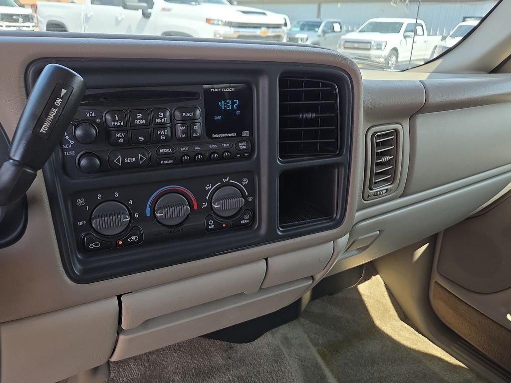 Used 2002 White Chevrolet LS image 24
