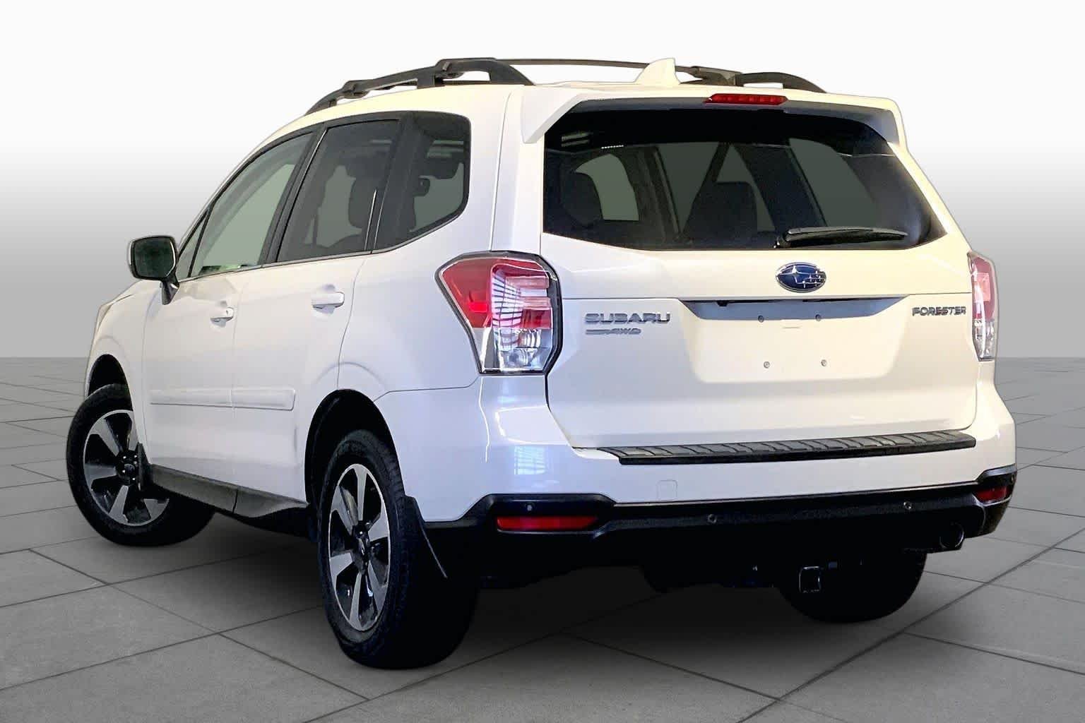 Used 2018 Crystal White Pearl Subaru Limited image 12