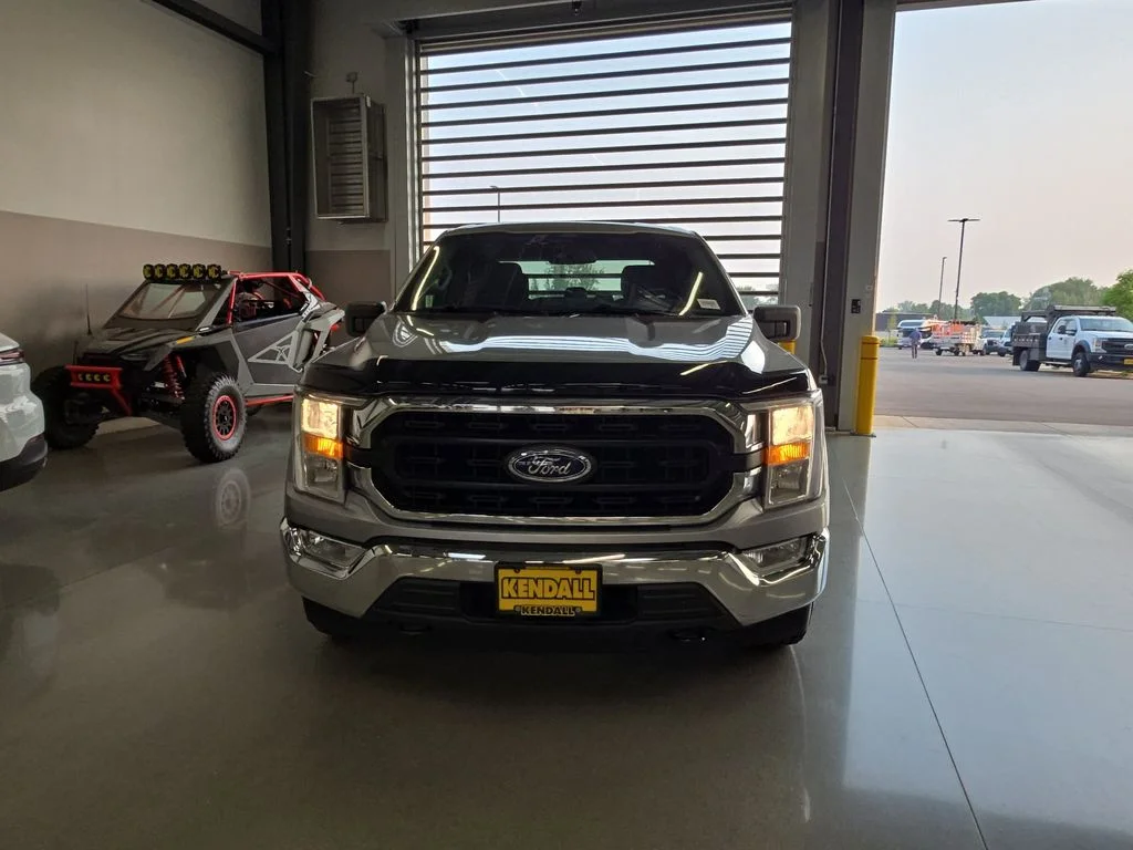 Used 2021 Silver Ford XLT image 2