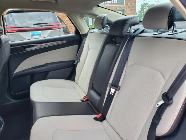 Used 2019 Blue Metallic Ford SE image 24
