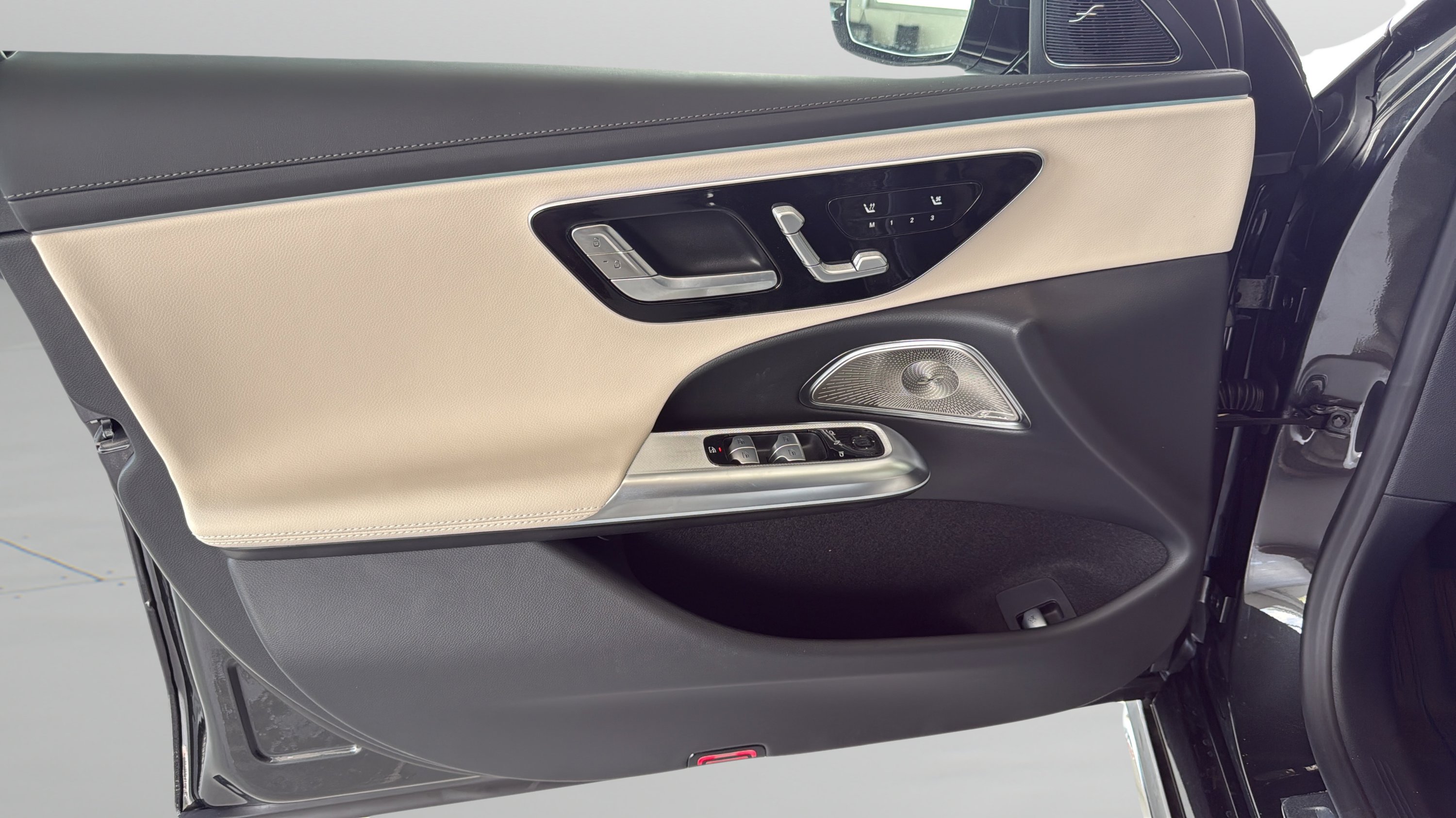 New 2026 Graphite Grey Metallic Mercedes-Benz E 450 image 11