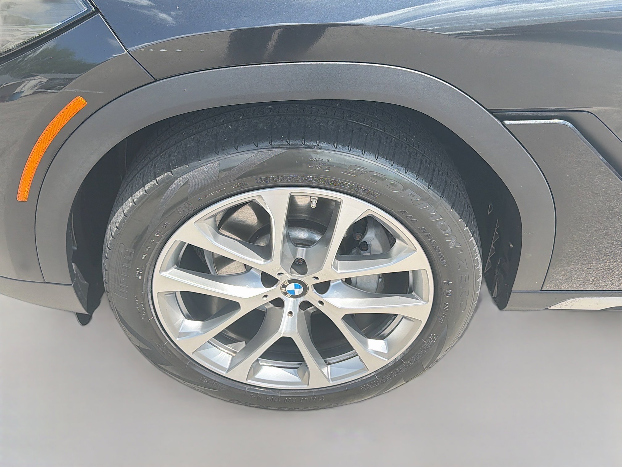 Used 2022 Black Sapphire Metallic BMW xDrive40i image 37
