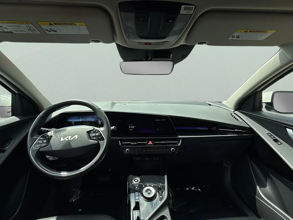 Used 2023 White Kia Wind image 11