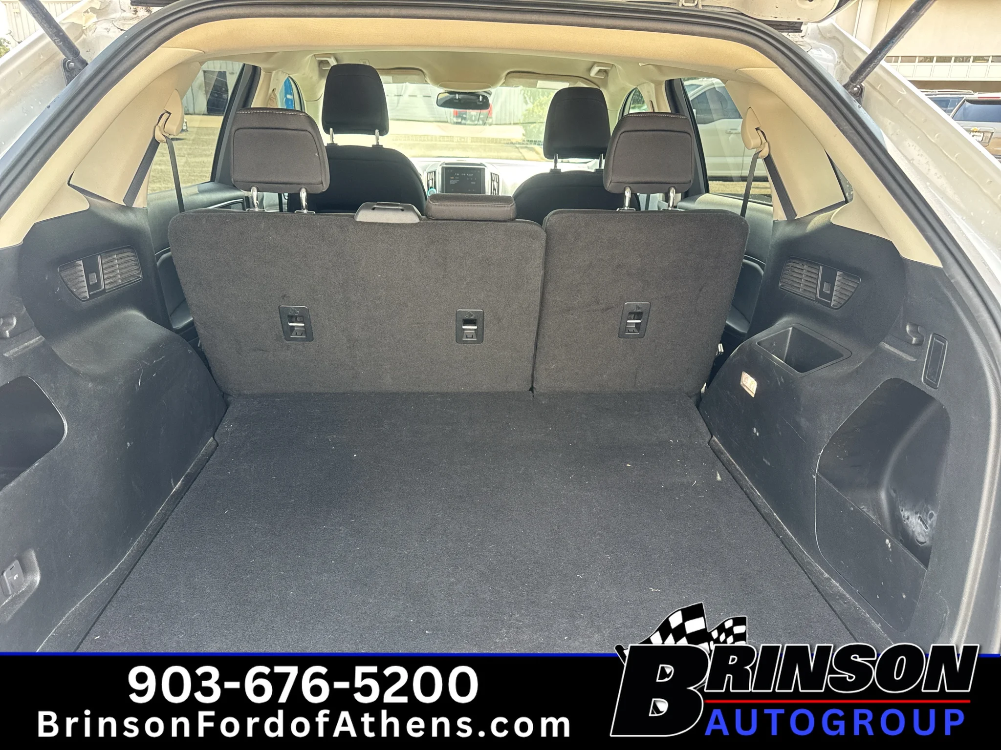 Certified Used 2021 Oxford White Ford SE image 9