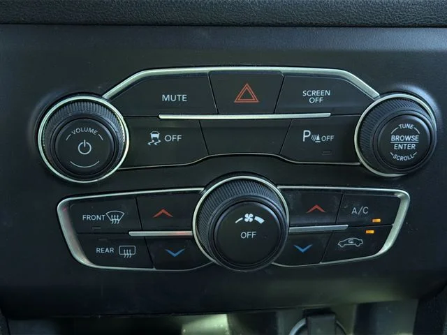 Used 2022 Gray Dodge SXT image 14