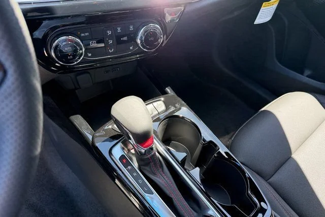 Used 2026 Summit White Chevrolet 2RS image 18