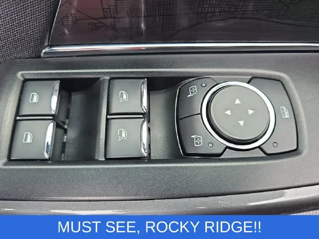 Used 2022 Red Ford XLT image 28