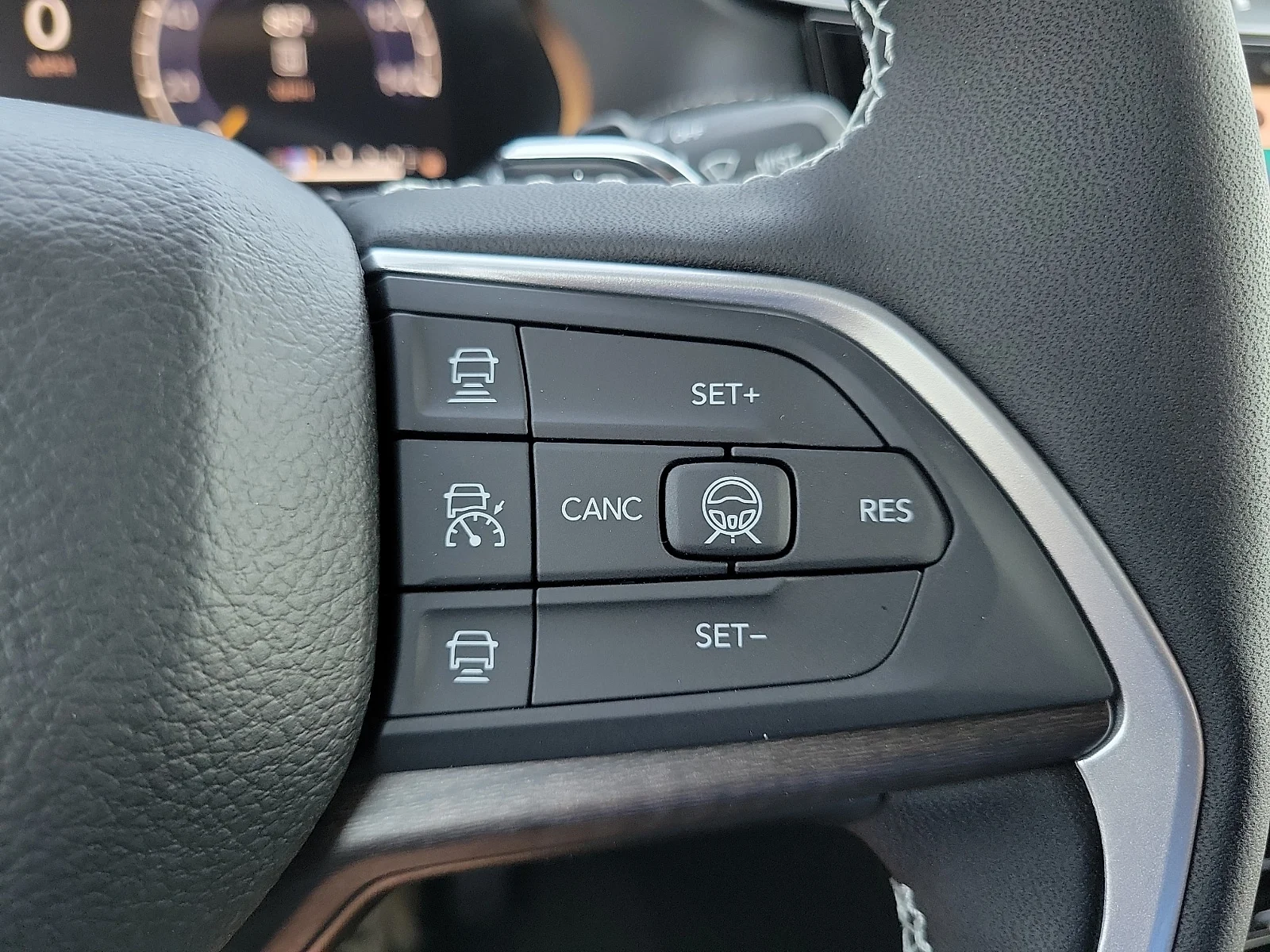 New 2027 Bright White Jeep L LAREDO ALTITUDE 4X2 image 19