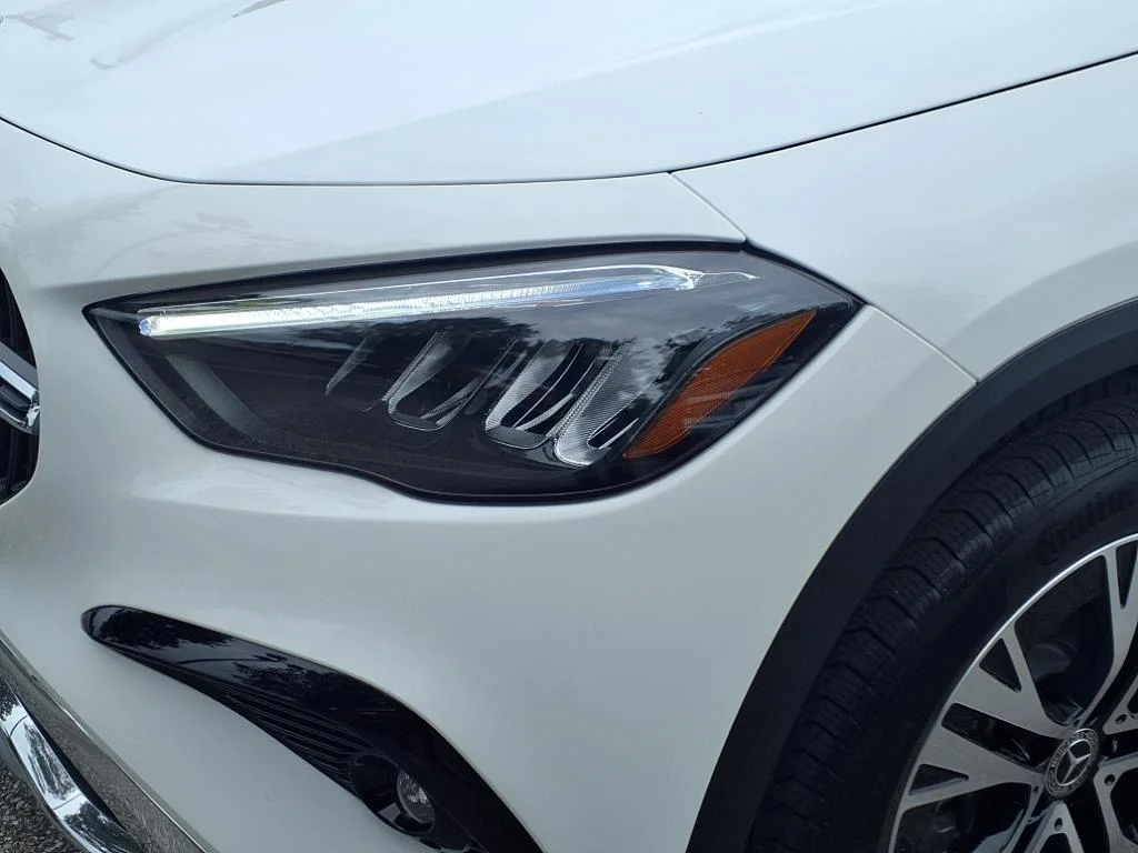 Certified Used 2026 Polar White Mercedes-Benz GLA 250 image 4