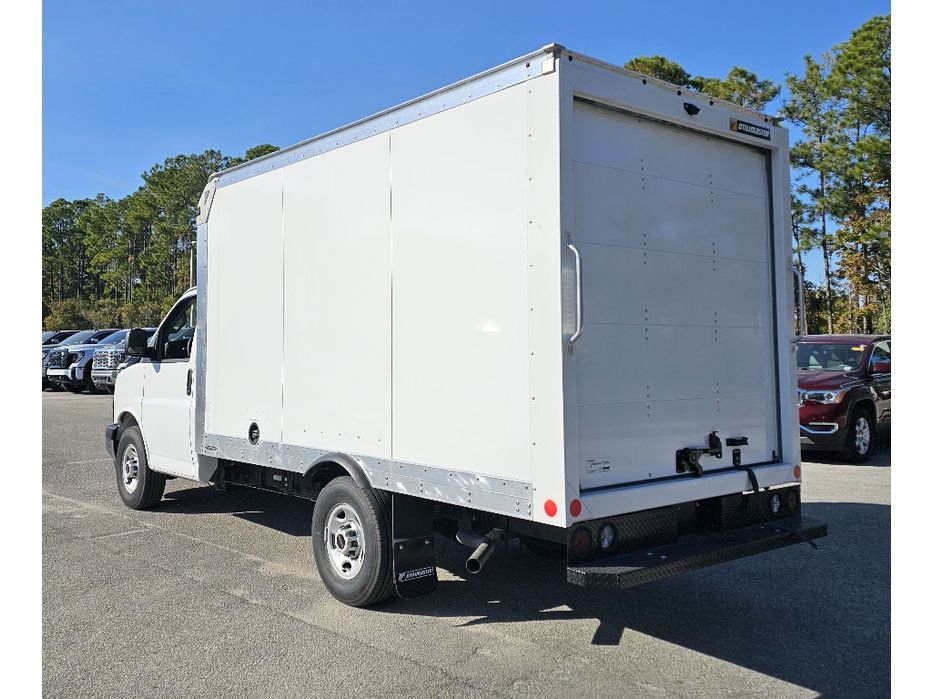 New 2025 Summit White GMC 1WT image 3