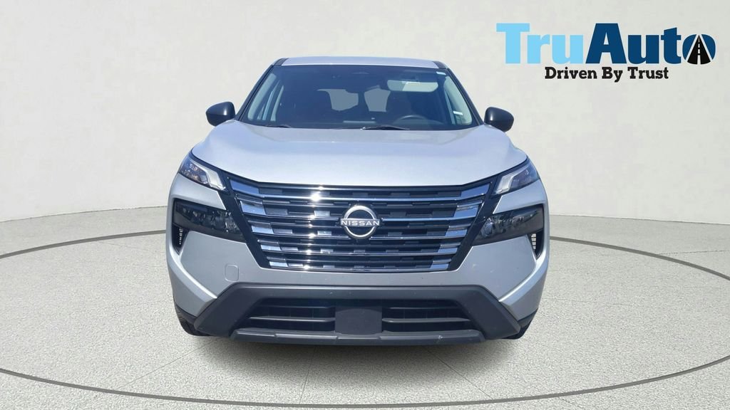 Used 2024 Silver Nissan S image 2