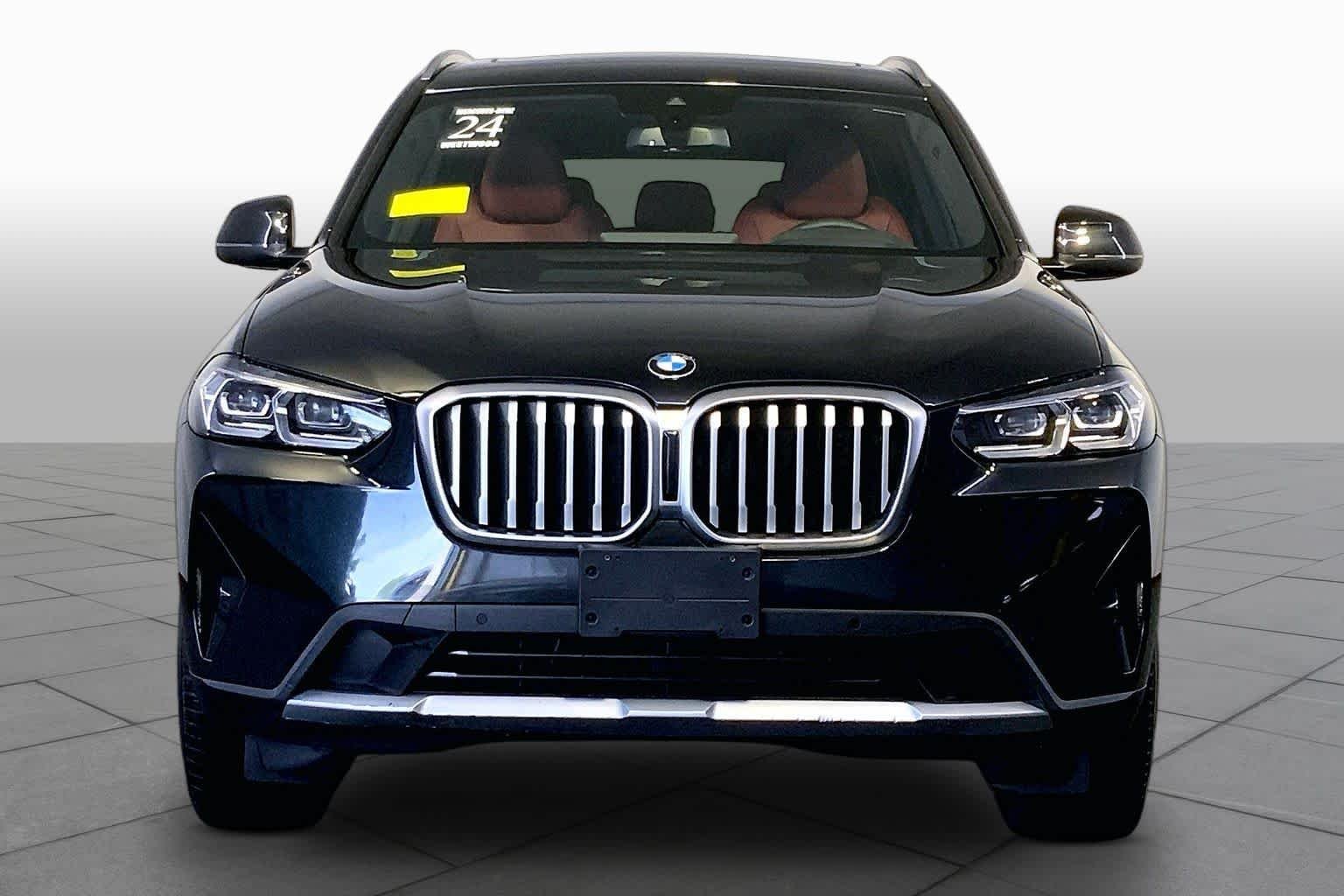 Used 2024 Black Sapphire Metallic BMW xDrive30i image 4