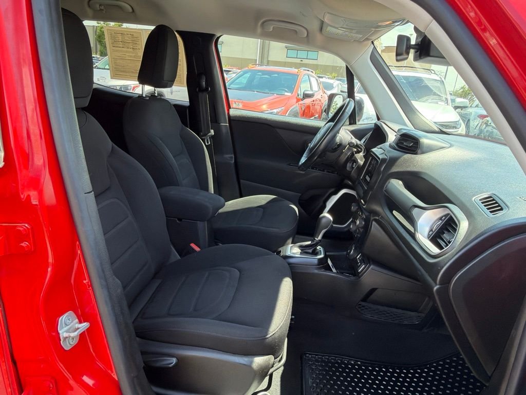 Used 2020 Red Jeep Latitude image 18