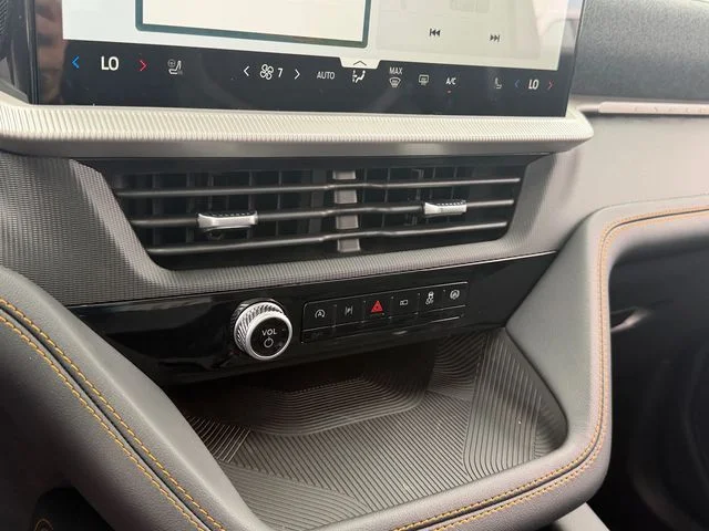 New 2026 Carbonized Gray Metallic Ford Tremor® image 12