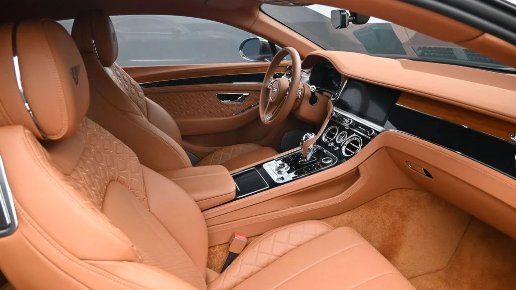 Used 2020 Silver Bentley  image 2