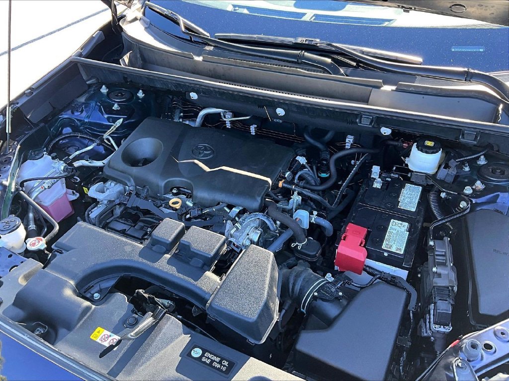 Used 2025  Toyota XLE image 35
