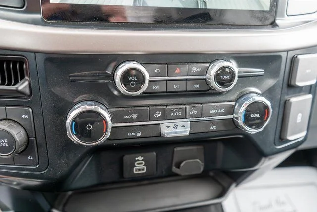 Used 2025 Black Ford XLT image 24