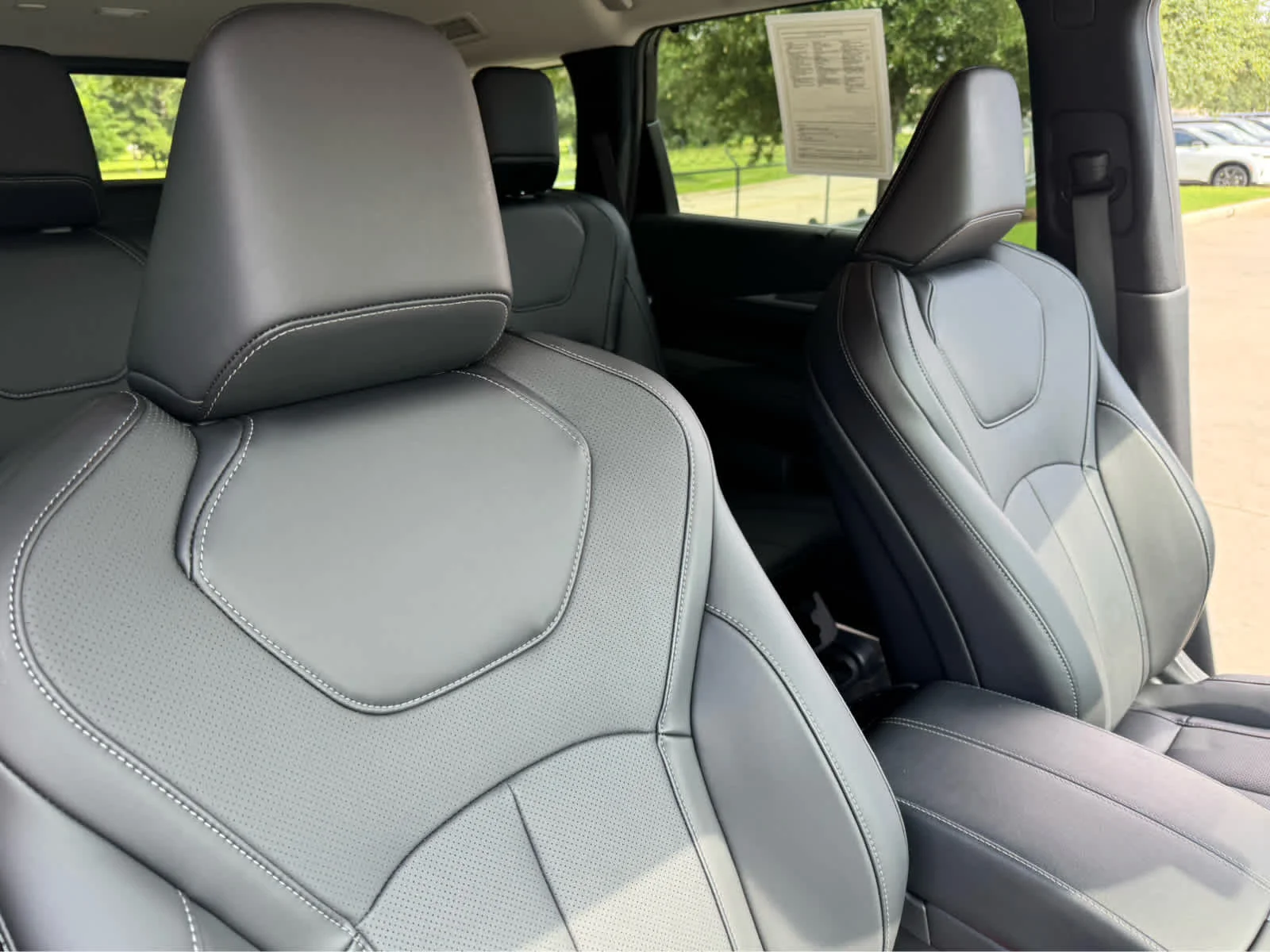Certified Used 2026 Radiant White INFINITI LUXE image 13