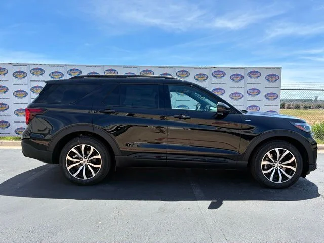 2026 Ford Explorer ST-LINE RWD's photo