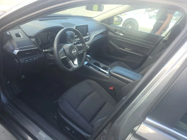 Used 2025 Gray Nissan 2.5 SV image 2