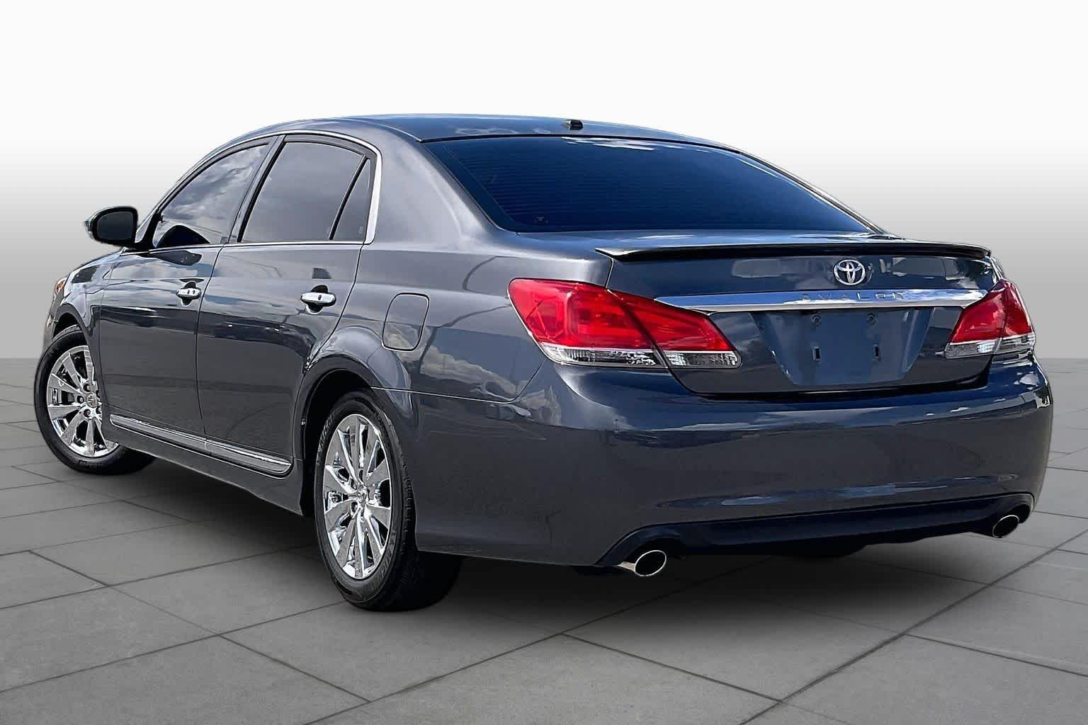 Used 2012 Magnetic Gray Metallic Toyota Limited image 10