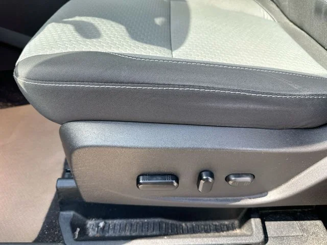 Used 2019 Black Ford SE image 38