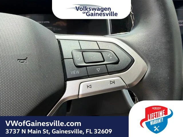 Certified Used 2025 Pyrite Silver Metallic Volkswagen SE image 23