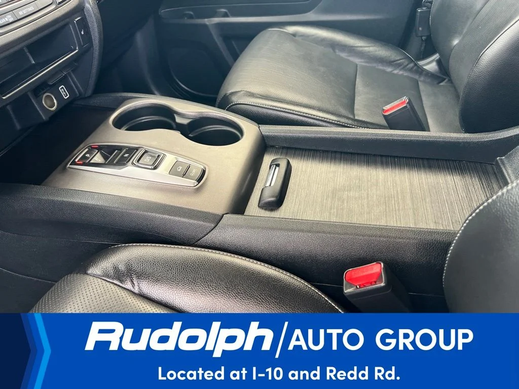 Used 2023 White Honda RTL image 23