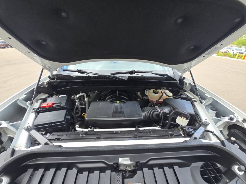 Used 2024 Summit White GMC Elevation image 30