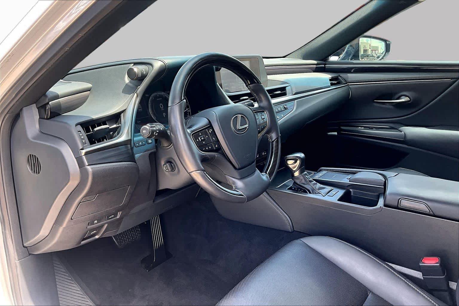 Used 2021 Silver Lining Metallic Lexus  image 18