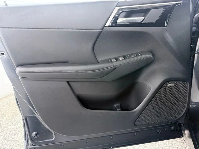 New 2026 Gray Mitsubishi LE image 16