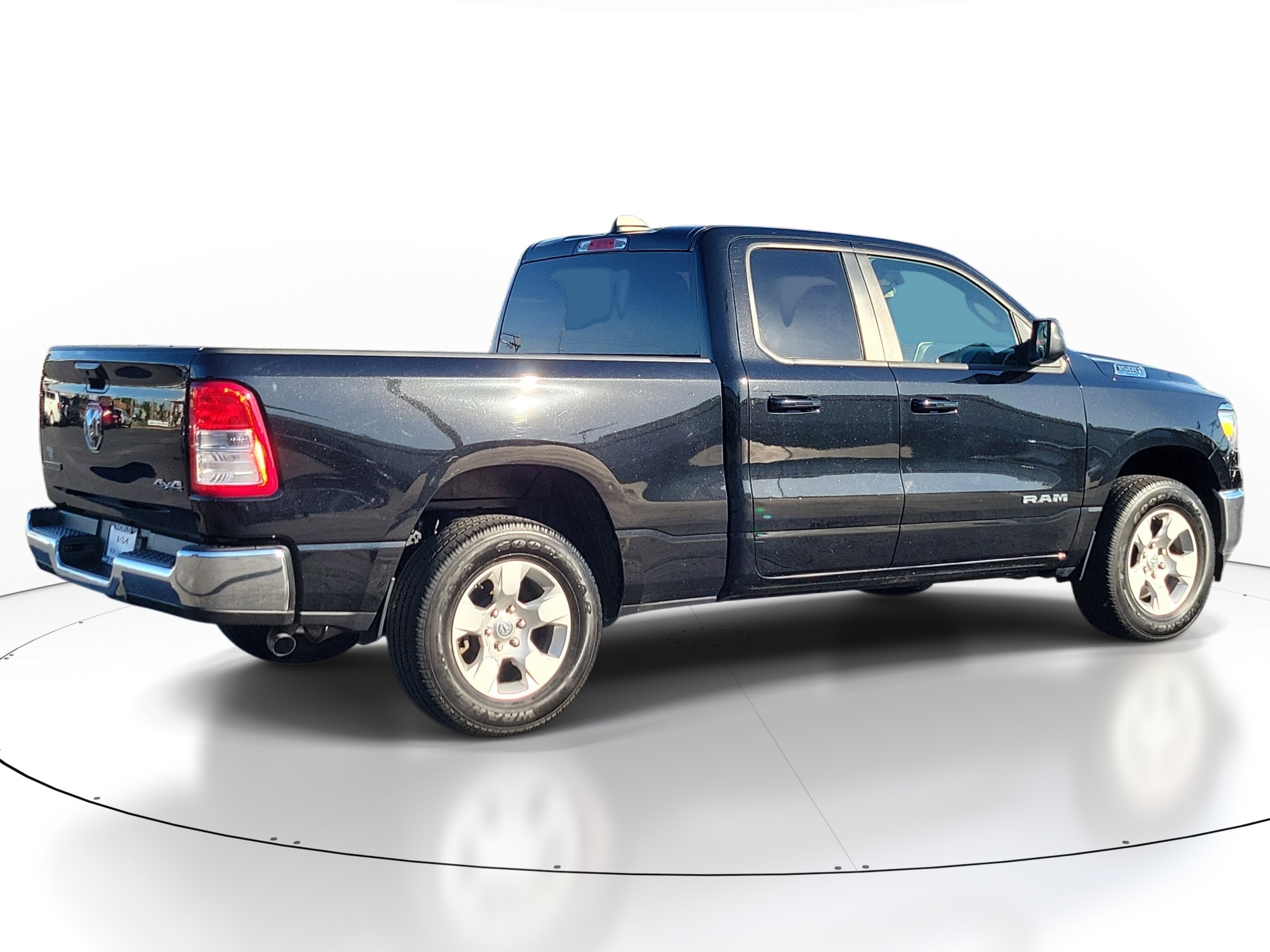 Used 2022 Diamond Black Crystal Pearlcoat Ram Big Horn image 4
