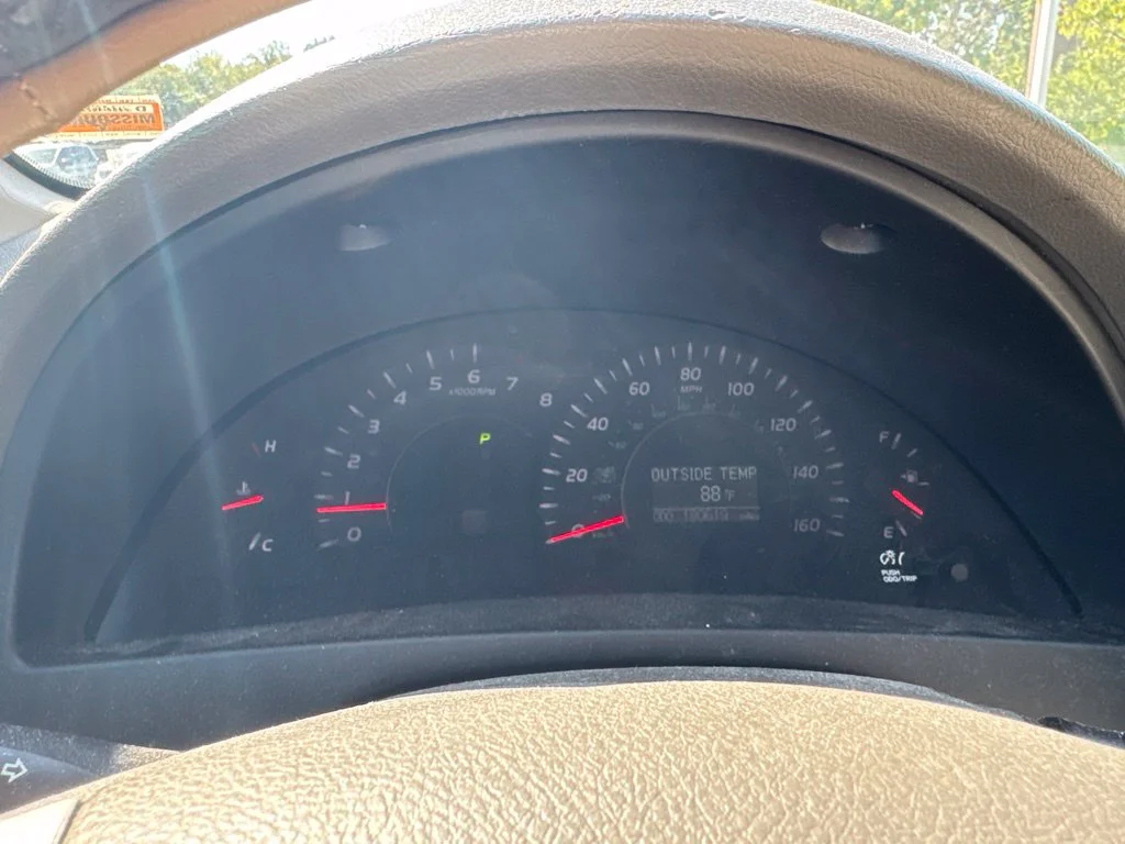 Used 2008  Toyota XLE image 7